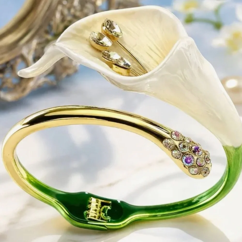 Authentic Betsey Johnson Bracelet - Crystal Rhinestone Calla Lily Hinged NWT - Picture 1 of 16
